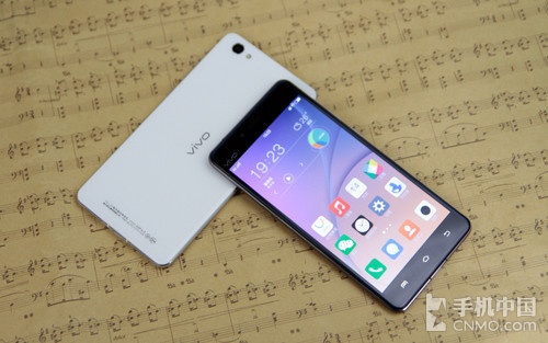 全局閃拍OPPO R7領(lǐng)銜 PDAF對(duì)焦手機(jī)推薦