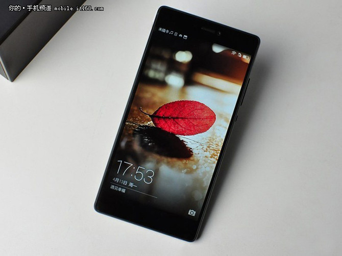 HTC One M9+是HTC在今年上半年針對(duì)大陸市場(chǎng)特別推出了旗艦機(jī)型，相比于M9，HTC One M9+加入了指紋識(shí)別功能，并且采用了更大尺寸的2K分辨率屏幕。同時(shí)也延續(xù)了HTC One M8經(jīng)典的全金屬一體成型機(jī)身以及后置雙攝像頭?，F(xiàn)在我們發(fā)現(xiàn)這款上市價(jià)格高達(dá)4999元的手機(jī)直降兩千五，在國(guó)美在線僅售2489元!有打算購(gòu)入M9+的小伙伴一定要抓住這次機(jī)會(huì)哦!