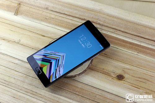 OPPO A59和一加手機(jī)2對比評測1