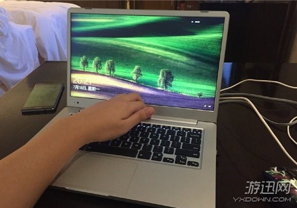 小米筆記本模仿蘋(píng)果Macbook Air  超越還是倒退？