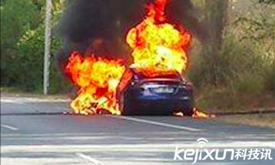 特斯拉電動汽車起火！ 一波未平一波又起