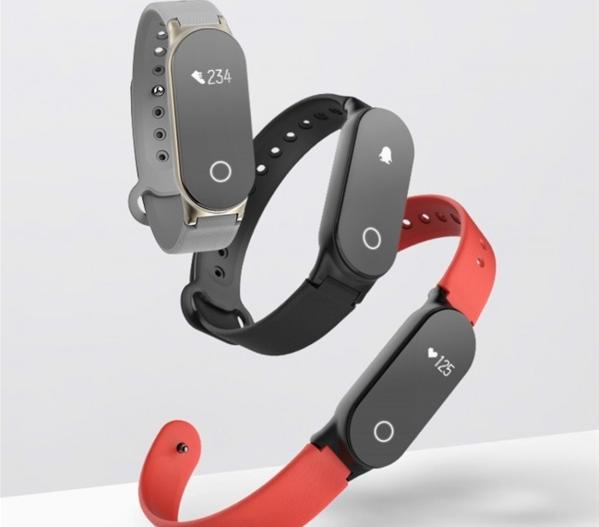 騰訊殺手級智能手環Pacewear S8發布 對飆小米手環？
