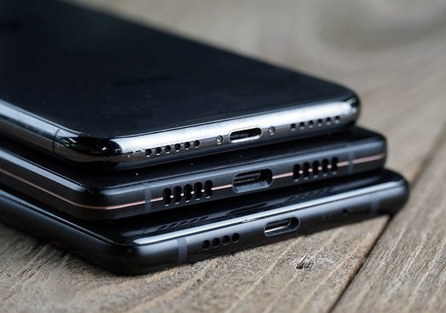 堅(jiān)果R1、小米MIX2S、iPhone X對比評測 國產(chǎn)旗艦對決蘋果