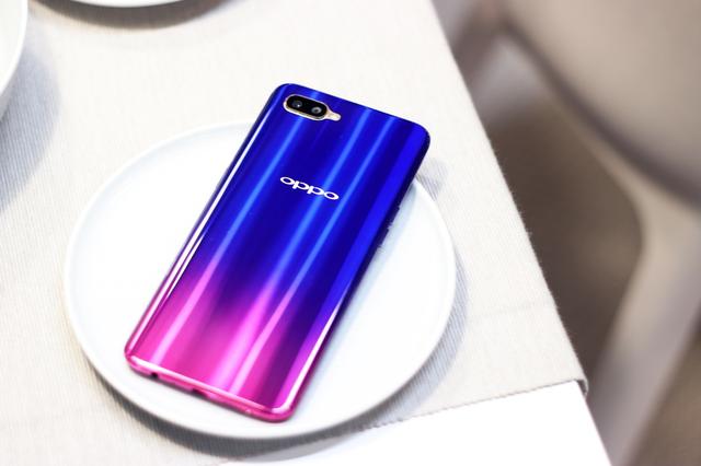 OPPO K1手勢(shì)拍照使用方法教程 OPPO K1手勢(shì)拍照怎么設(shè)置？